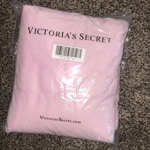 NWT VS pink blanket💕